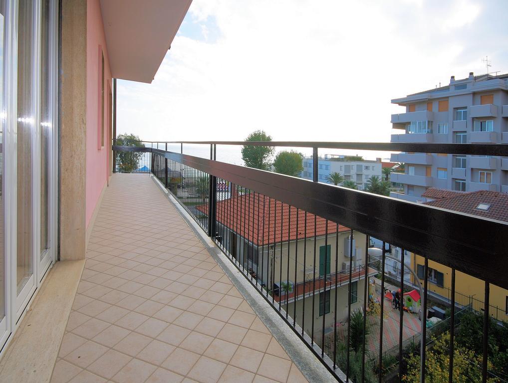 Sapore Di Sale Apartment Marina dʼMarina dʼAndora Exterior foto